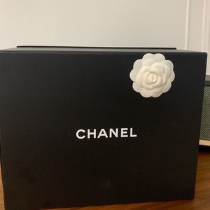 Additional pic for GOLD Classic Chanel (Hold)